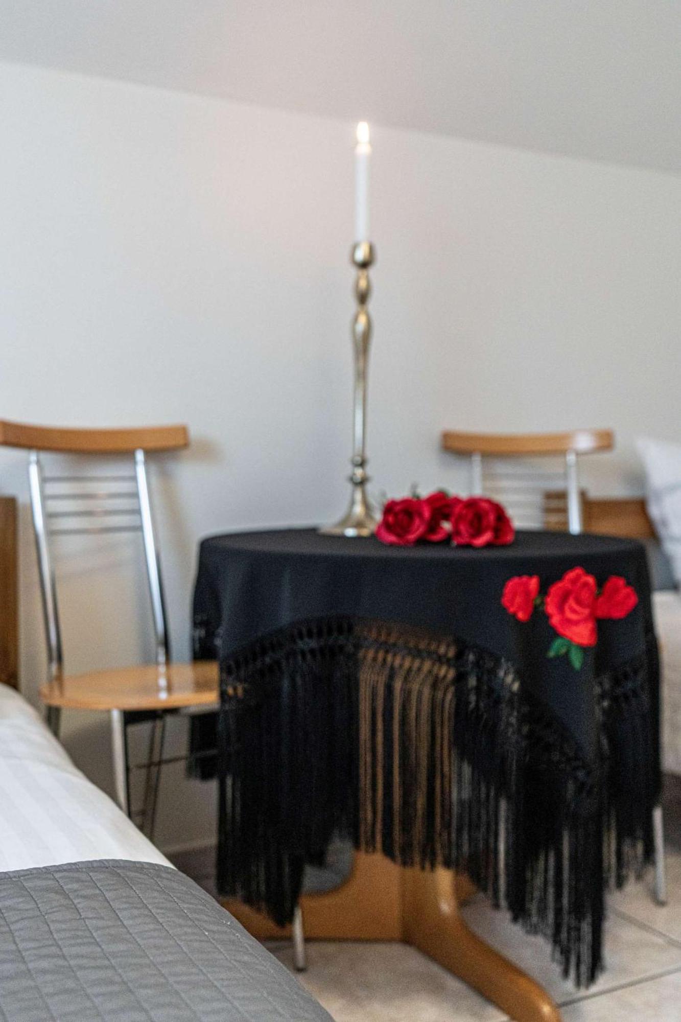Liberta Inn - Pokoje Goscinne Zakopane Ngoại thất bức ảnh